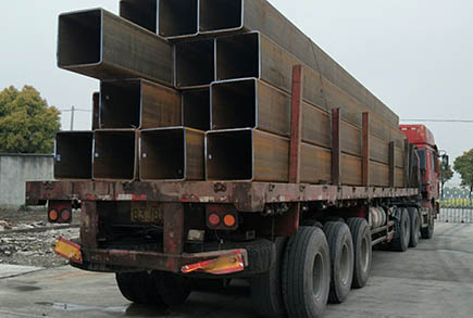 红山大口径无缝方管